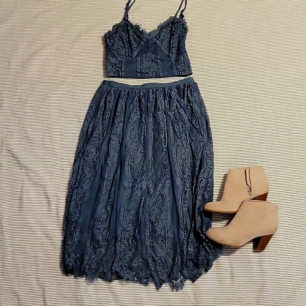 BOGO FREE till Sunday!Xhilaration crop top skirt midi set